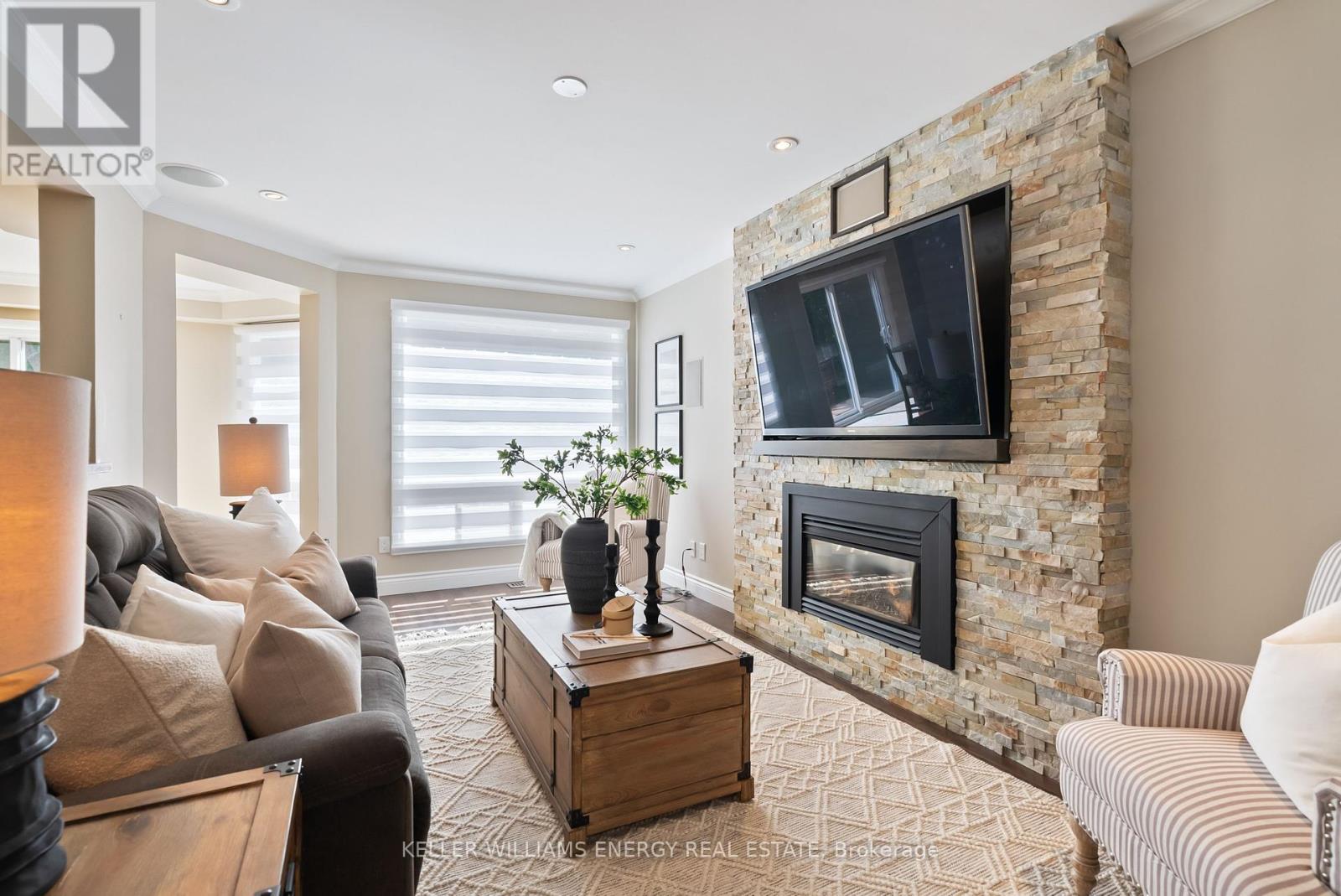 Photo 13 of 807 Regal Crescent, Pickering ON