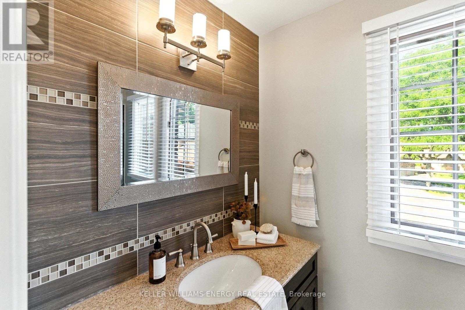 Photo 45 of 807 Regal Crescent, Pickering ON