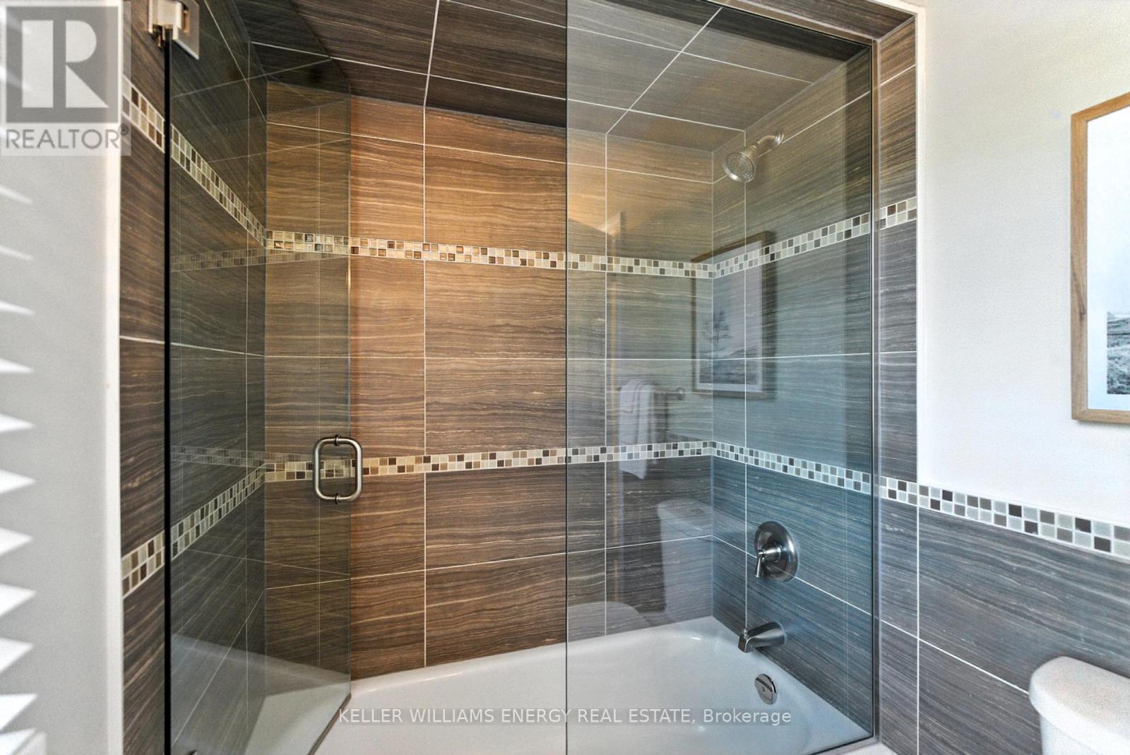 Photo 29 of 807 Regal Crescent, Pickering ON