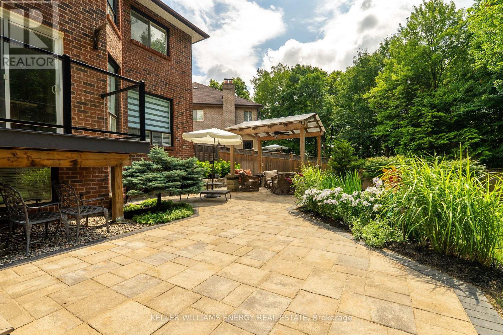 Photo 12 of 807 Regal Crescent, Pickering ON