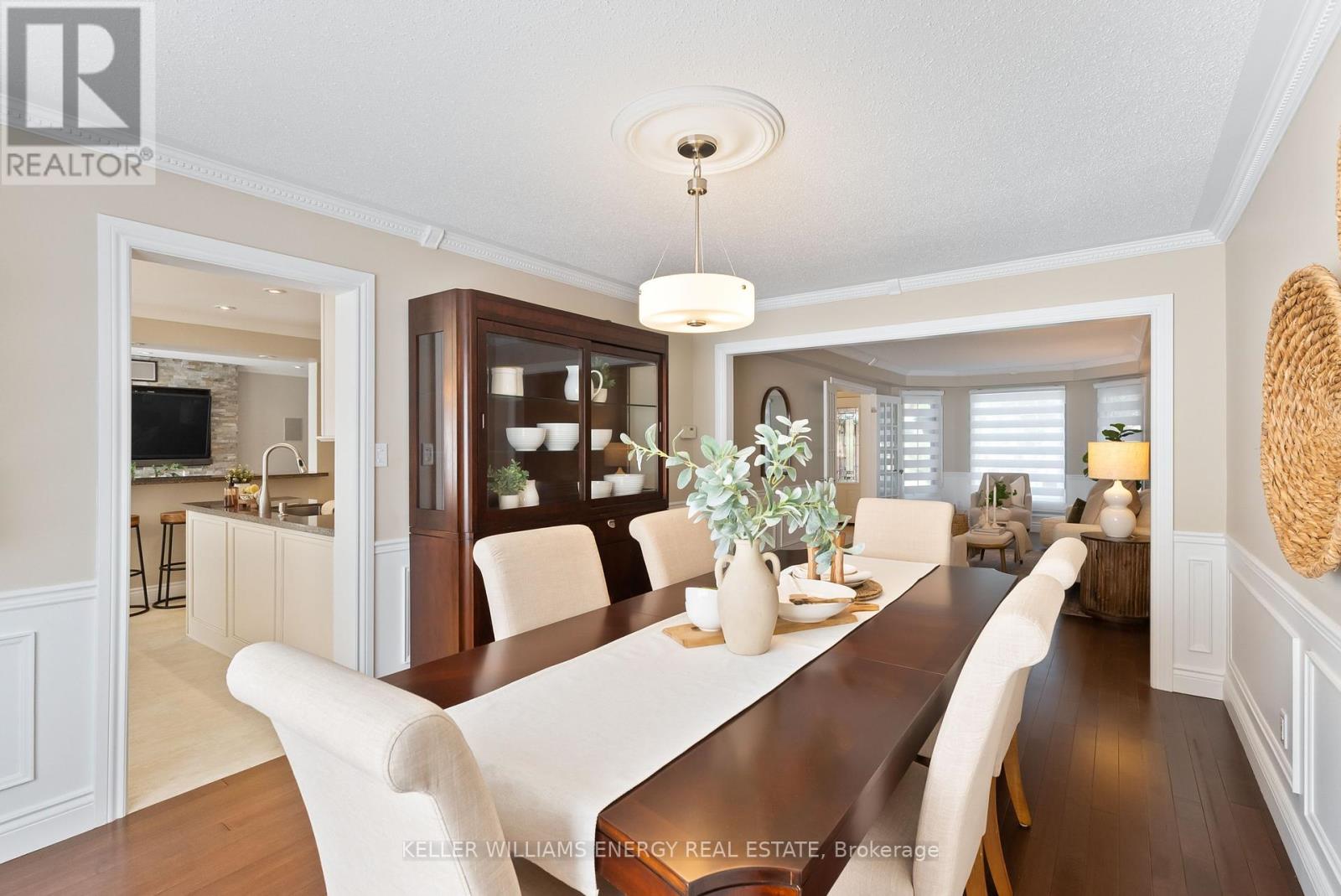Photo 3 of 807 Regal Crescent, Pickering ON