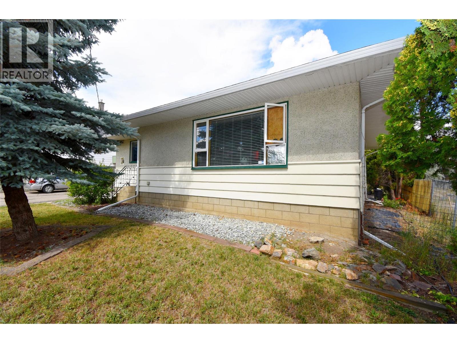 Photo 12 of 3415 35 Avenue, Vernon BC