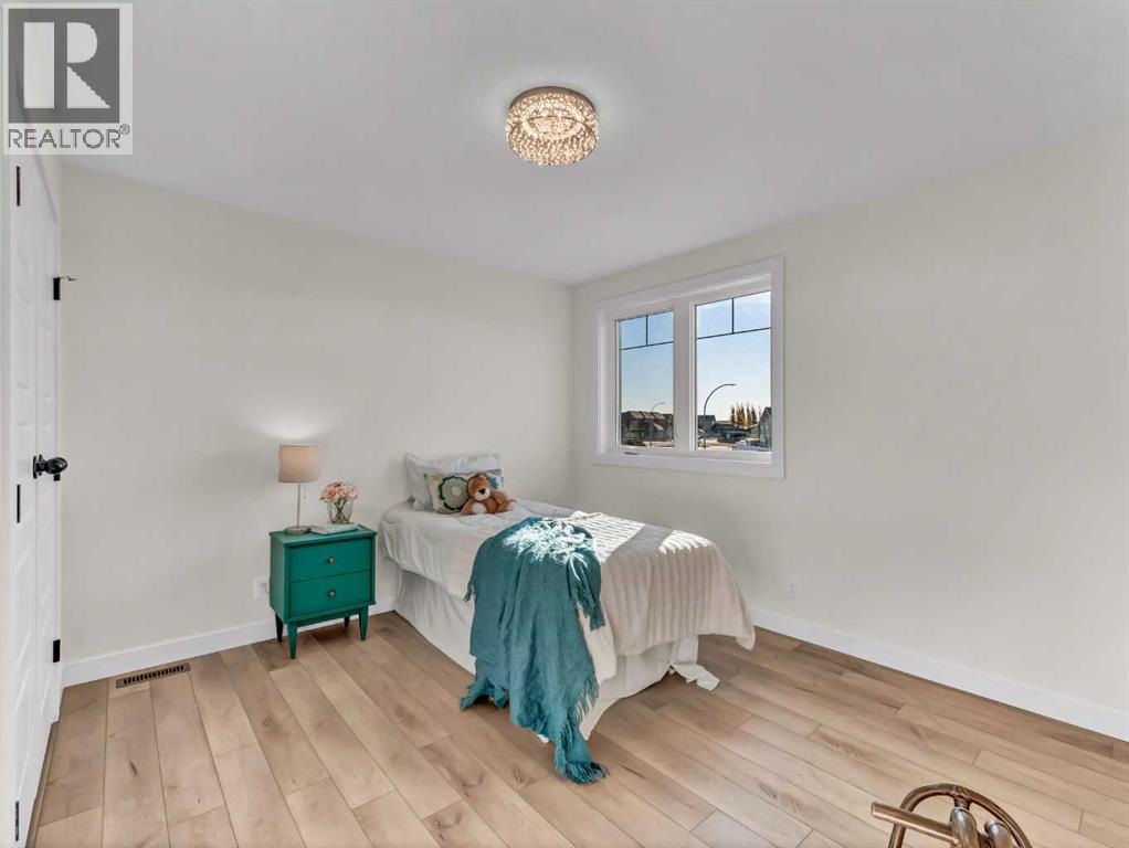 Photo 36 of 32 Somerside Way Se, Medicine Hat AB