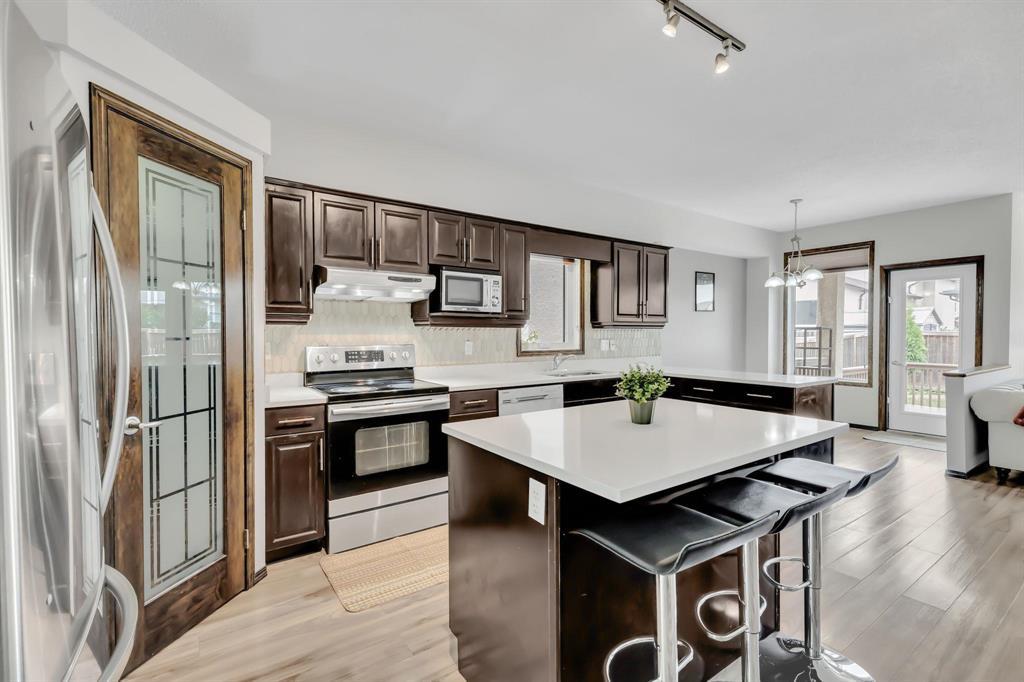Photo 12 of 15 Farnsworth Crescent, Winnipeg MB