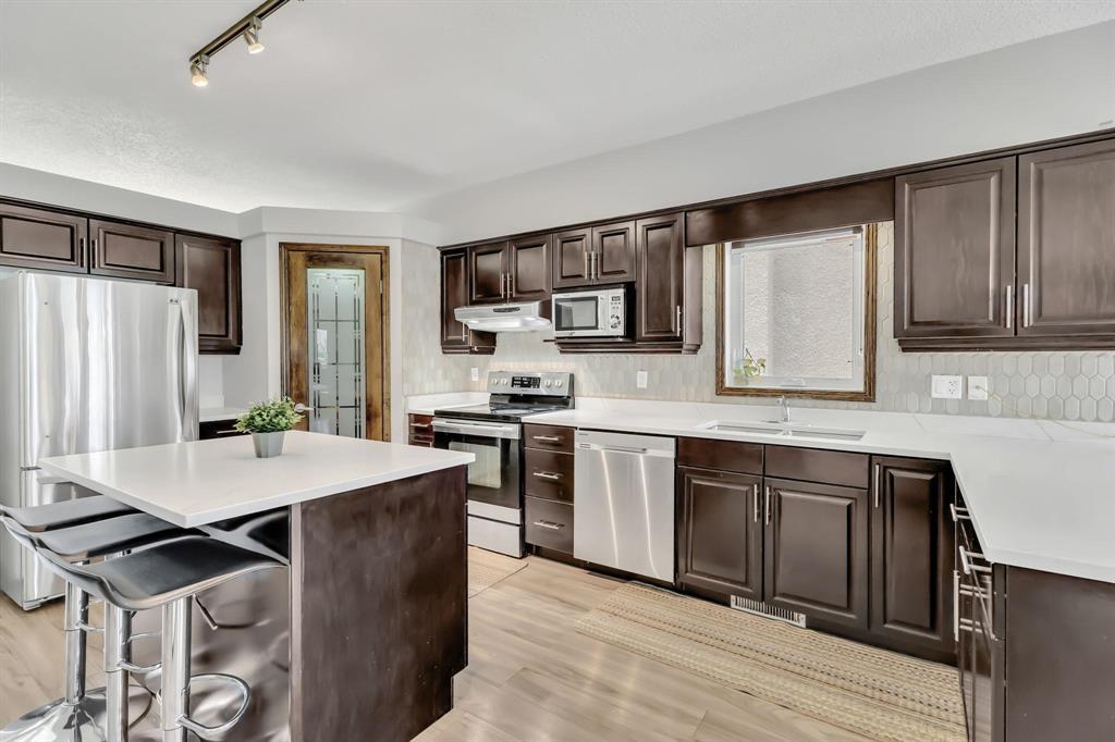 Photo 13 of 15 Farnsworth Crescent, Winnipeg MB