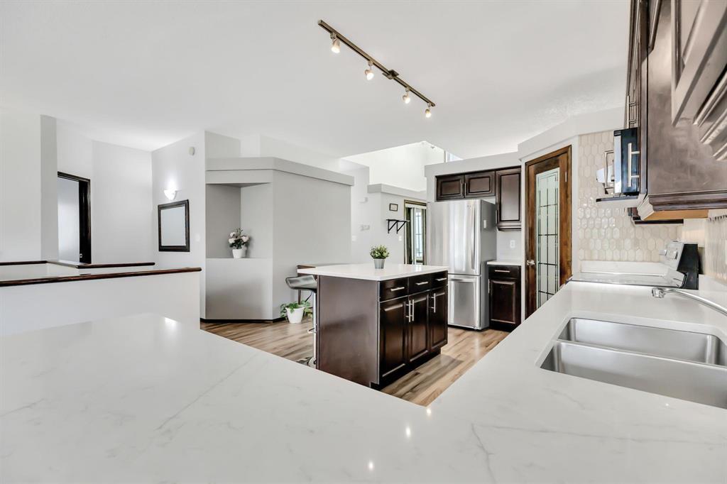 Photo 18 of 15 Farnsworth Crescent, Winnipeg MB