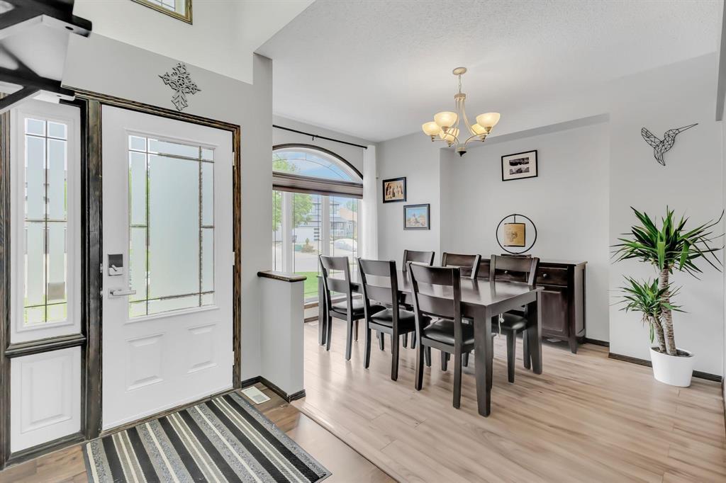 Photo 4 of 15 Farnsworth Crescent, Winnipeg MB