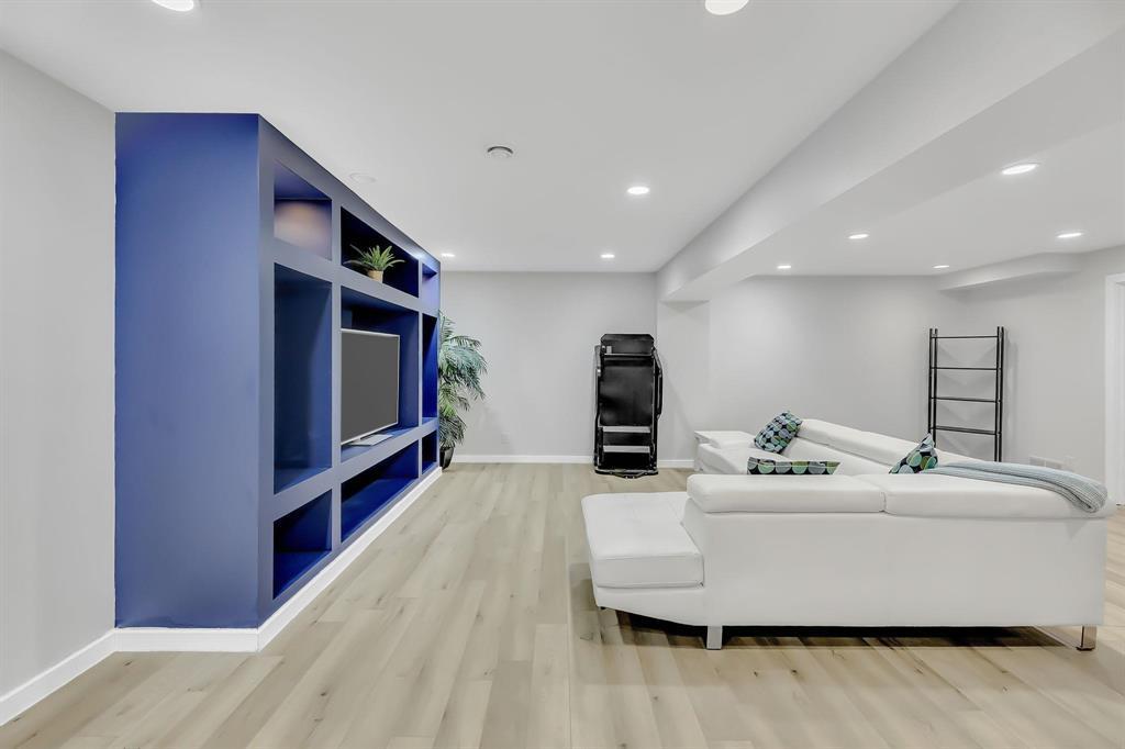 Photo 32 of 15 Farnsworth Crescent, Winnipeg MB