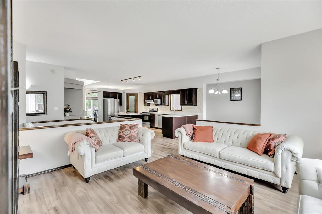 Photo 8 of 15 Farnsworth Crescent, Winnipeg MB