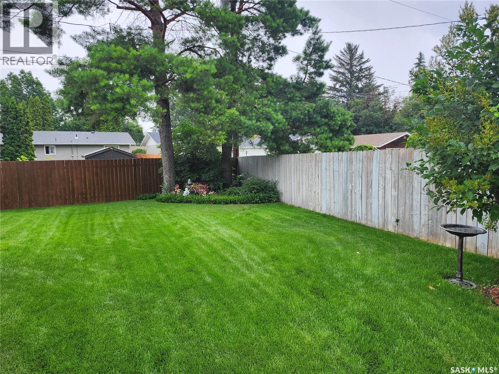 Photo 20 of 230 Vancouver Avenue N, Saskatoon SK