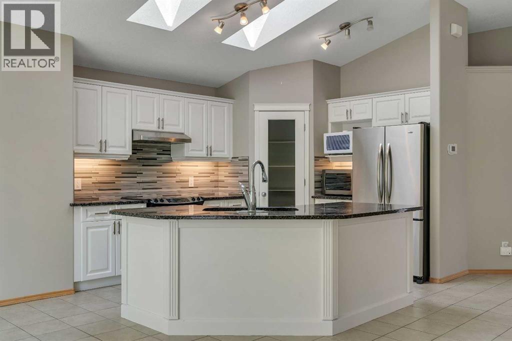 Photo 2 of 106 Thornbird Way Se, Airdrie AB