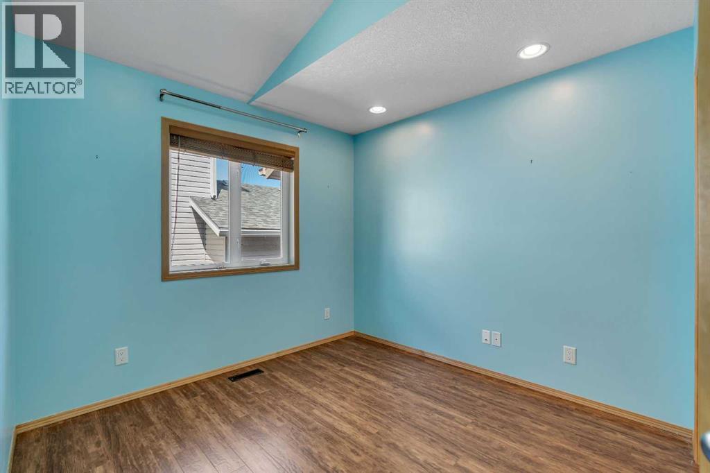 Photo 19 of 106 Thornbird Way Se, Airdrie AB