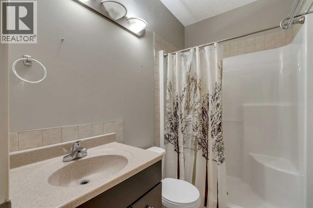 Photo 29 of 106 Thornbird Way Se, Airdrie AB