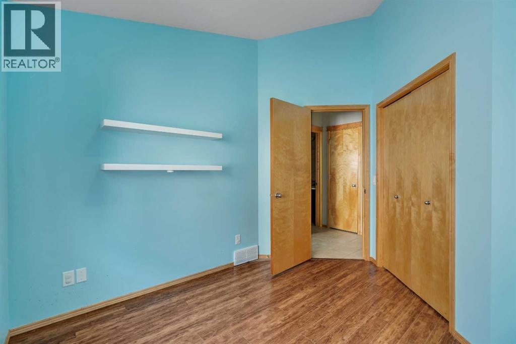 Photo 26 of 106 Thornbird Way Se, Airdrie AB