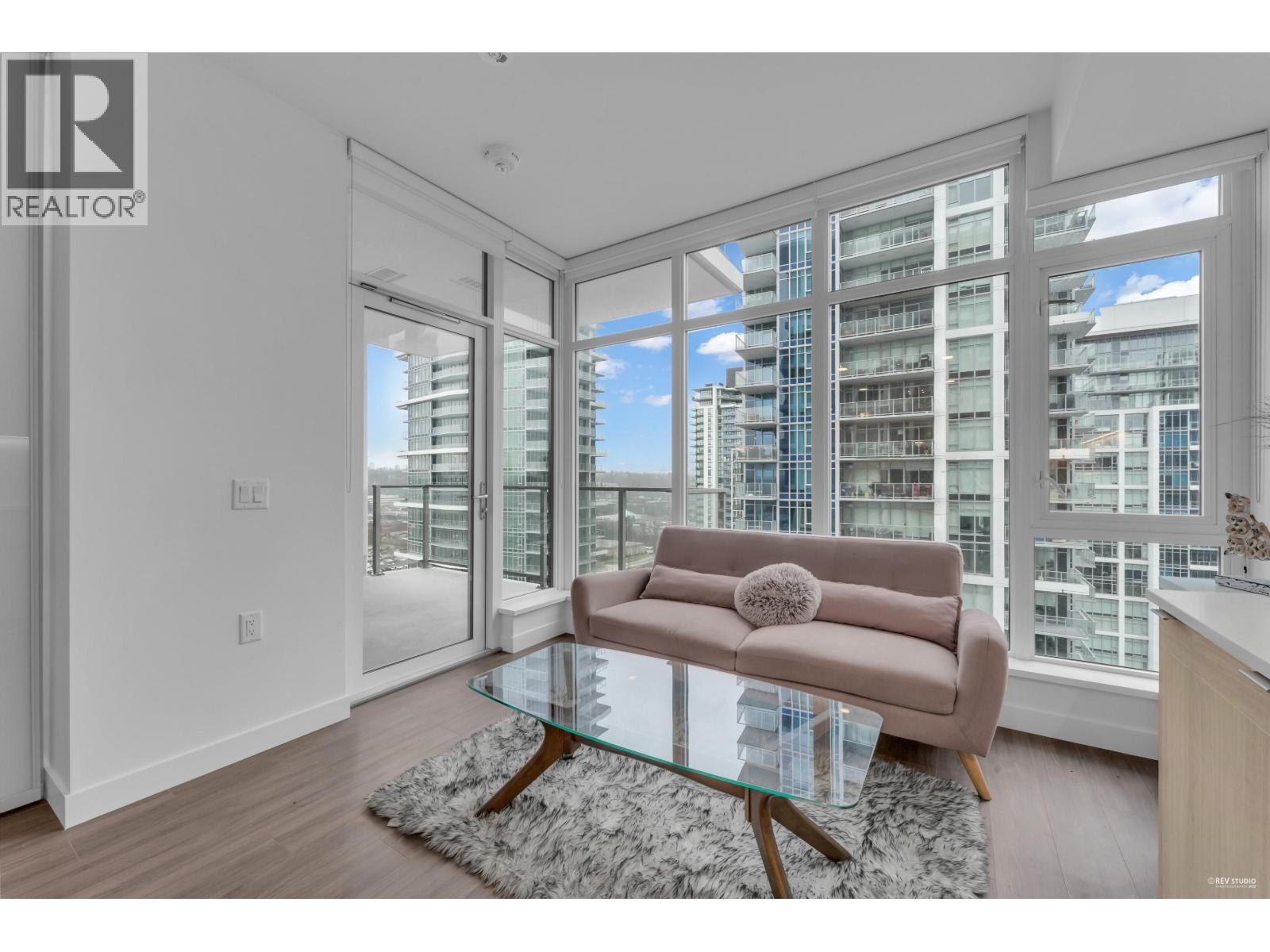 Photo 4 of 1807 2351 Beta Avenue, Burnaby BC