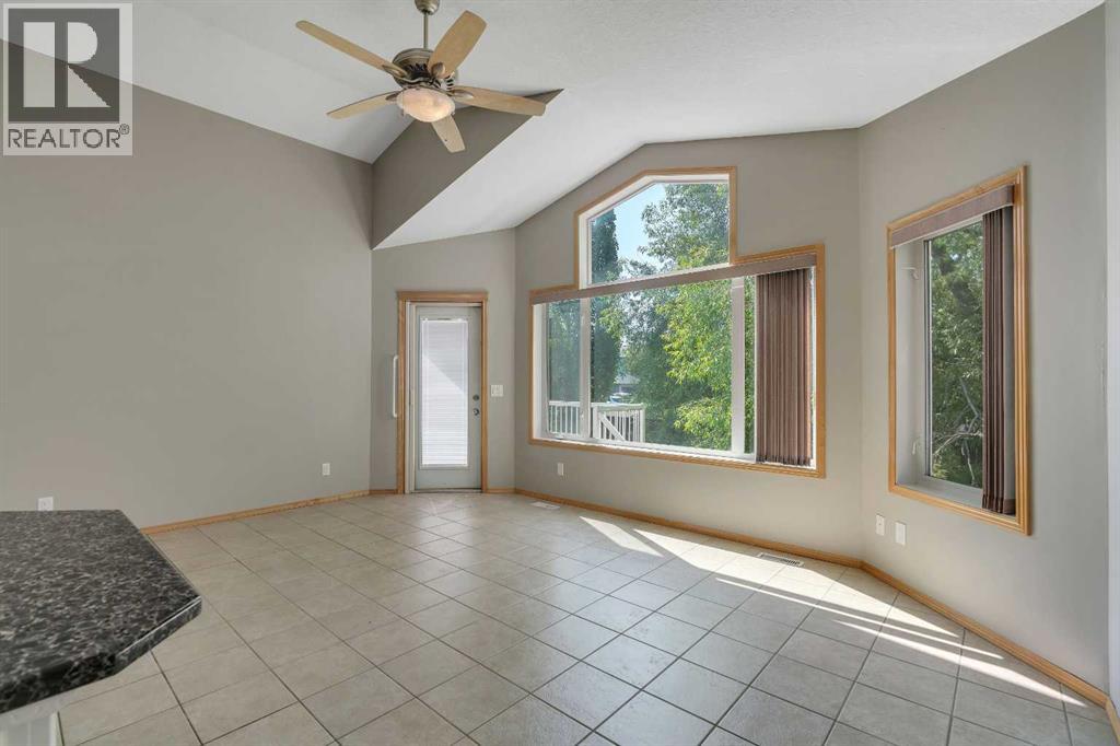 Photo 8 of 106 Thornbird Way Se, Airdrie AB