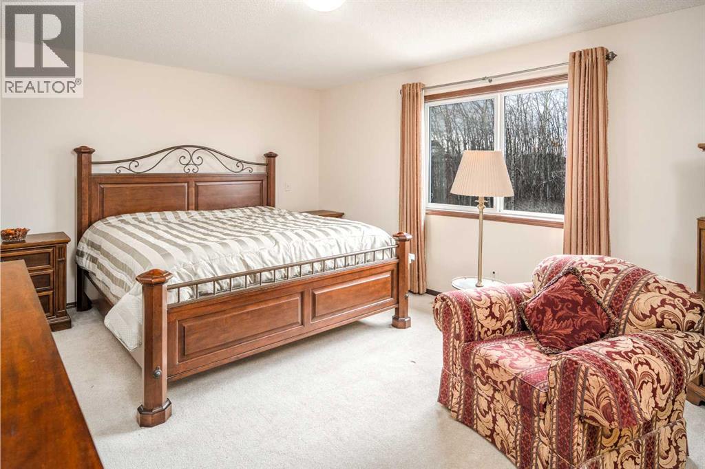 Single Family House for Sale in  St Moritz Place SW Springbank Hill Calgary 
