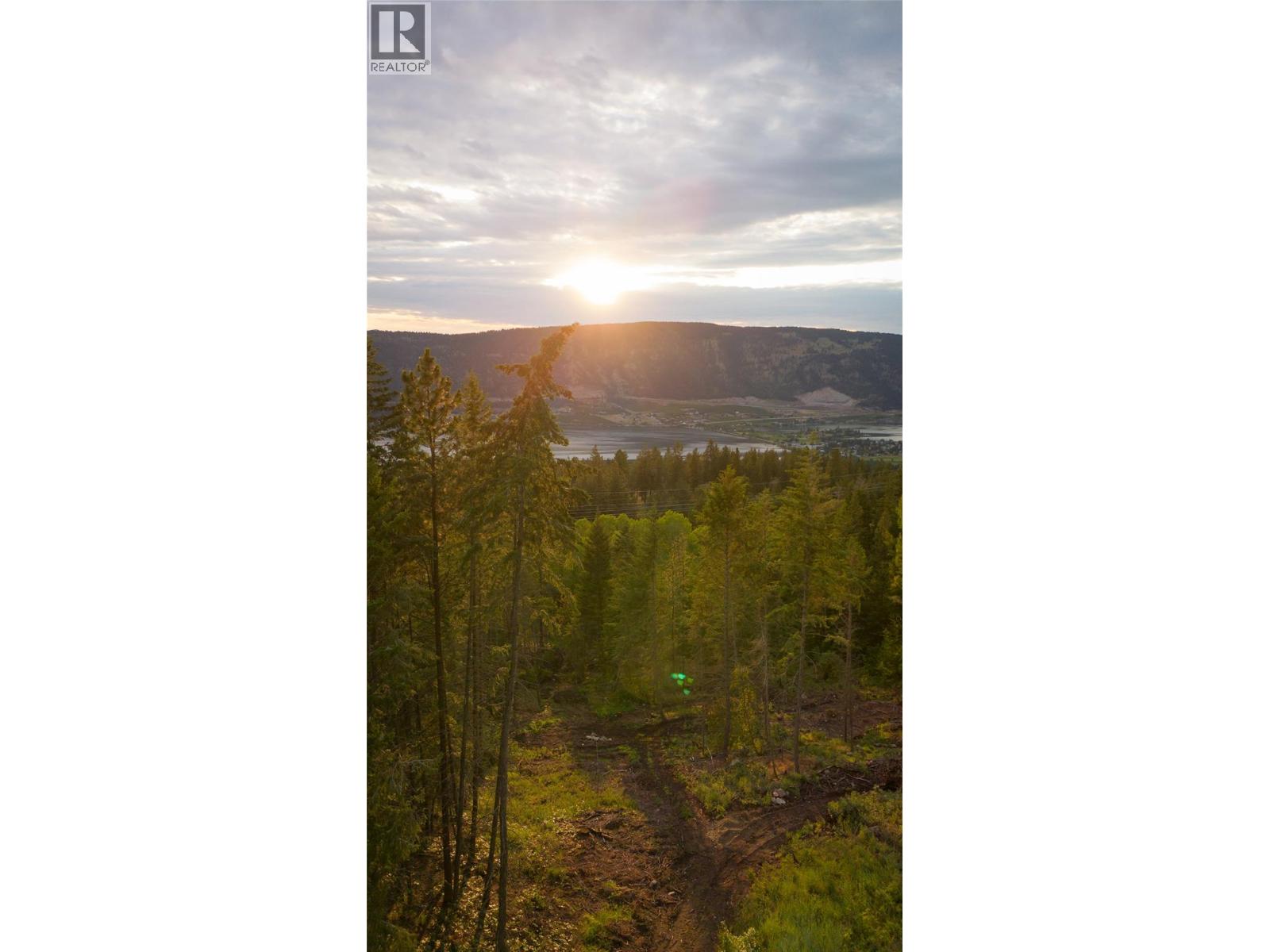  5617 Oyama Lake Road, Lake Country