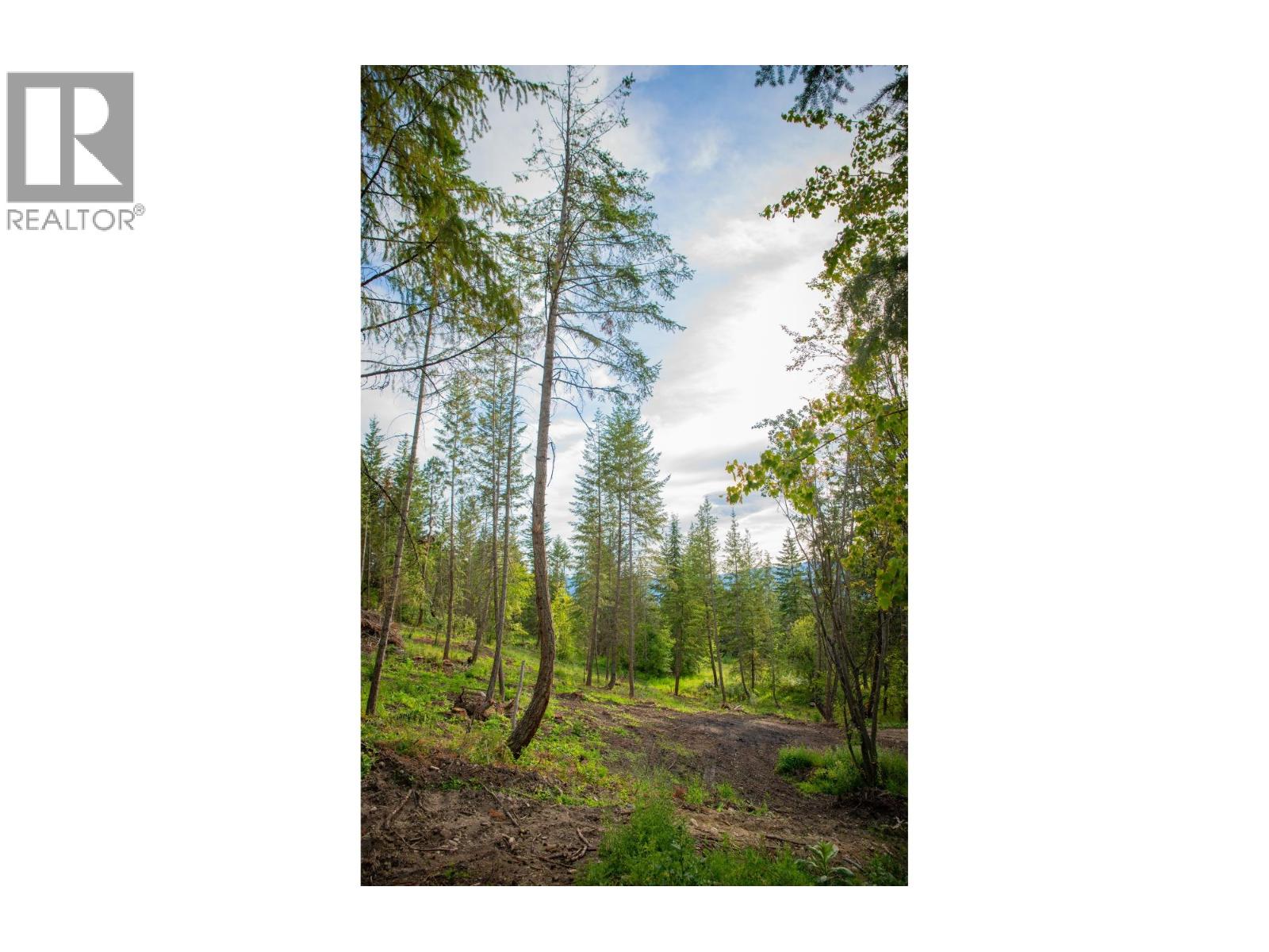  5617 Oyama Lake Road, Lake Country