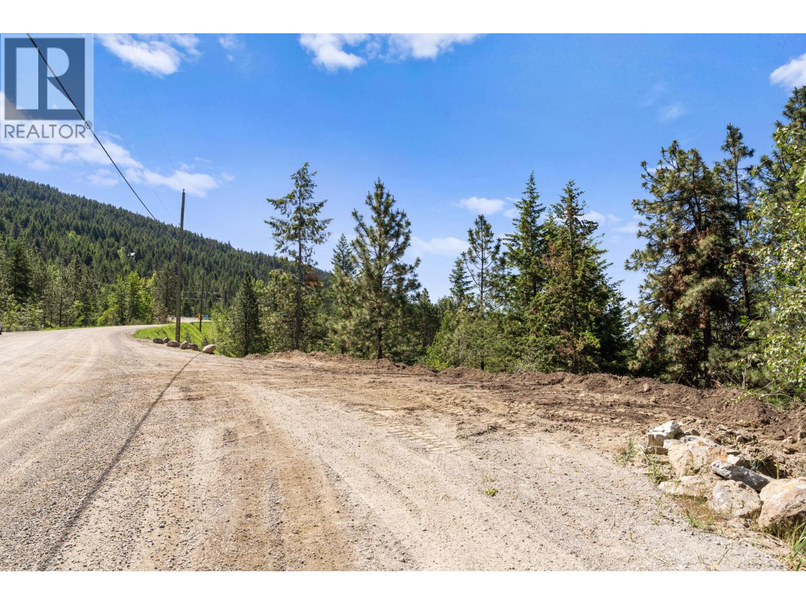  5617 Oyama Lake Road, Lake Country