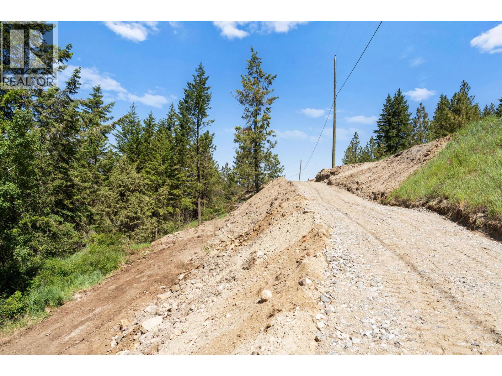  5617 Oyama Lake Road, Lake Country
