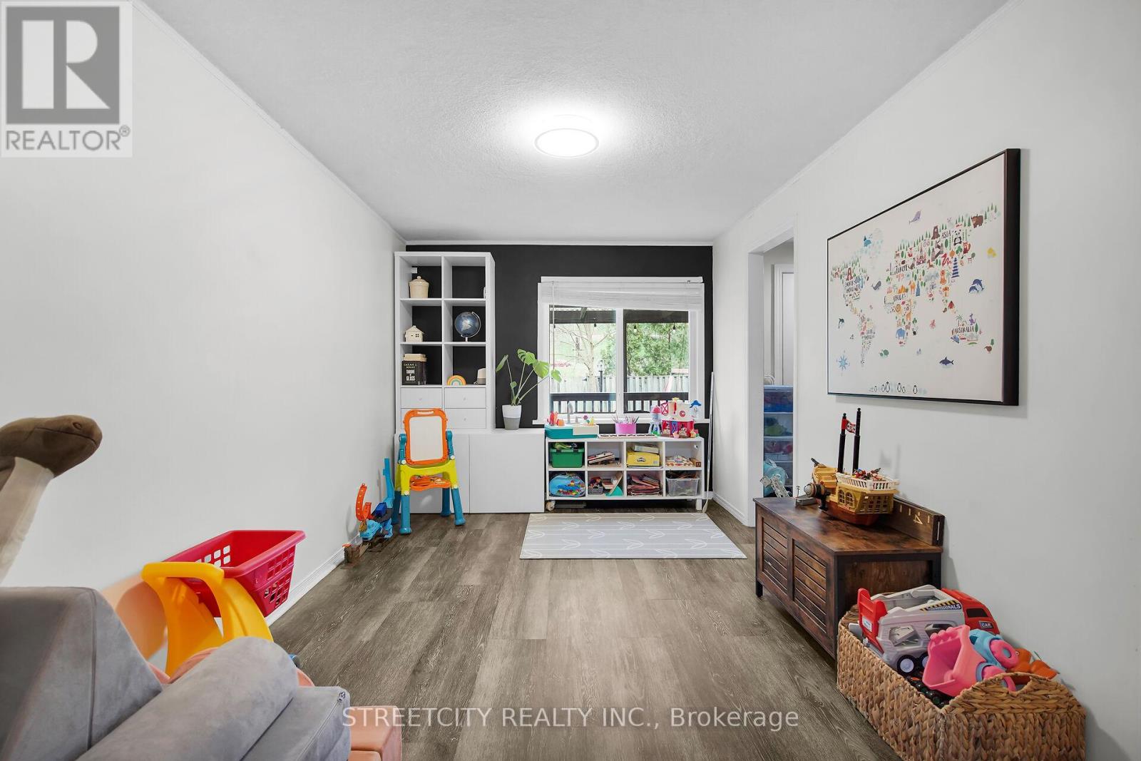 Photo 12 of 85 Springbank Drive, London South ON