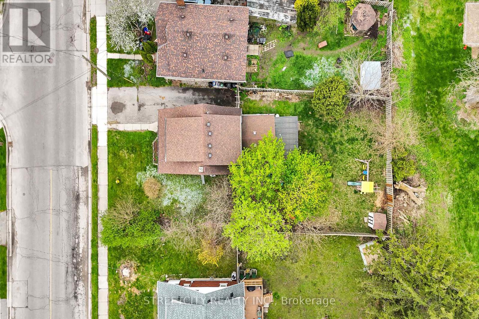 Photo 25 of 85 Springbank Drive, London South ON
