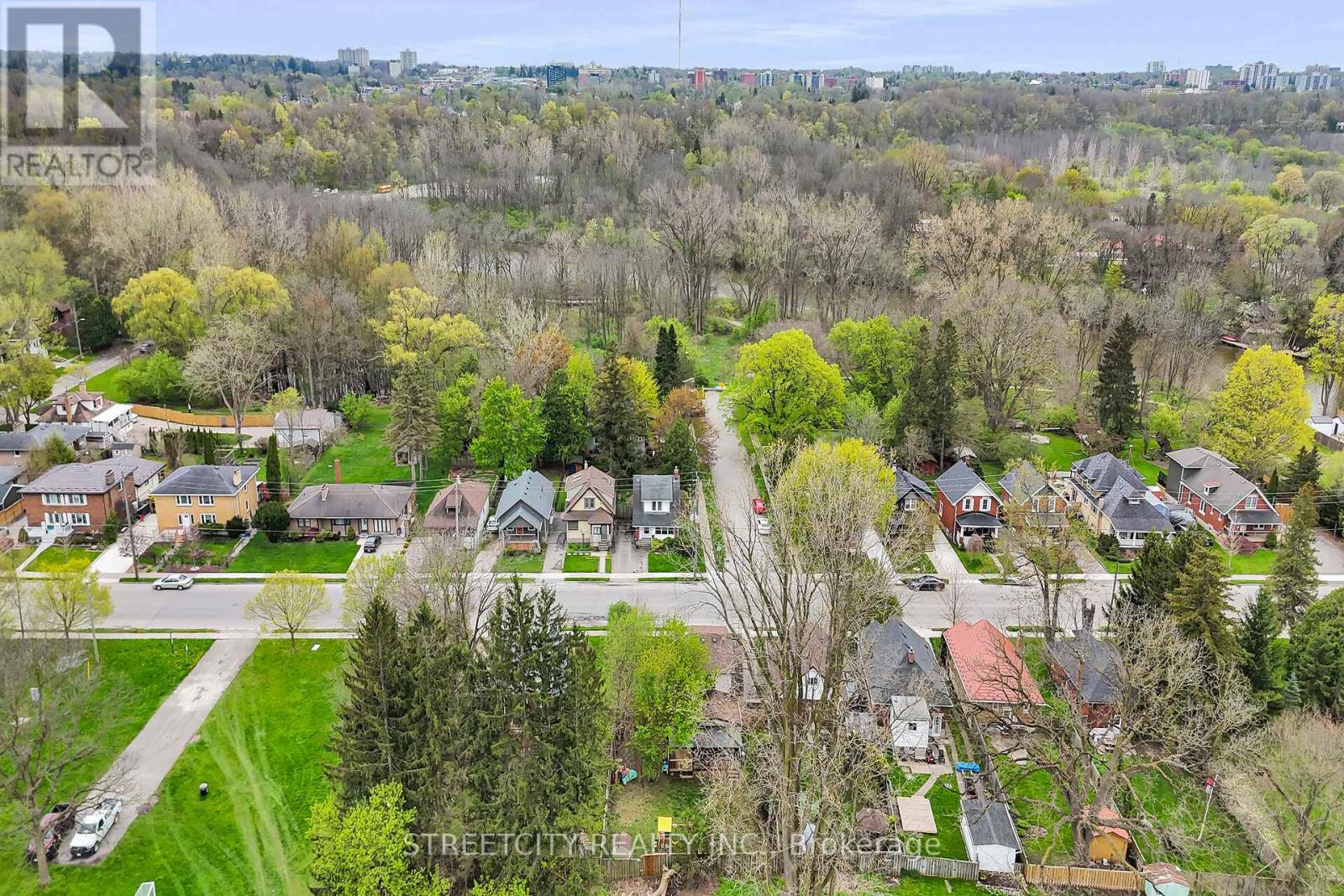 Photo 29 of 85 Springbank Drive, London South ON