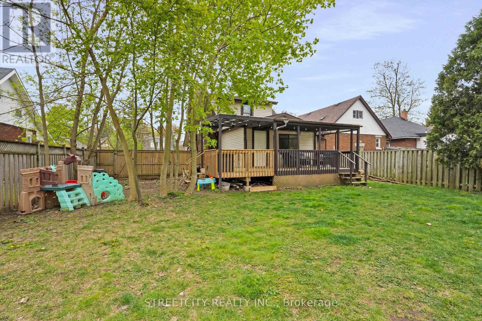 Photo 46 of 85 Springbank Drive, London South ON