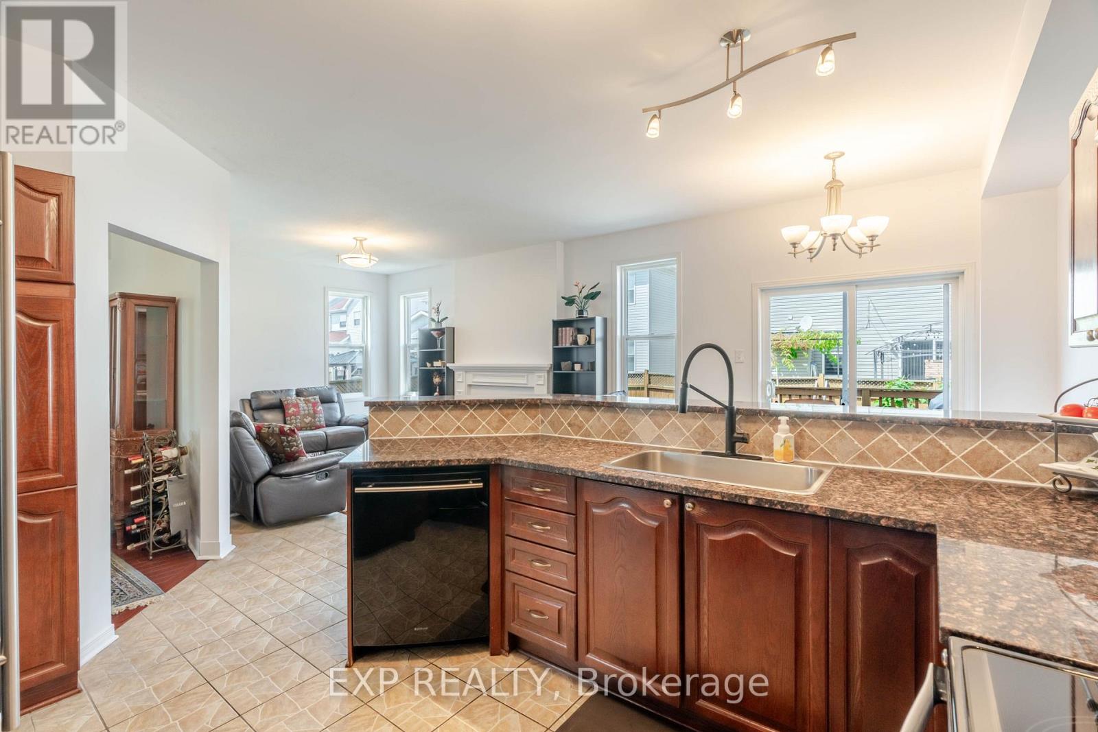 Photo 12 of 1049 Fieldfair Way, Ottawa ON