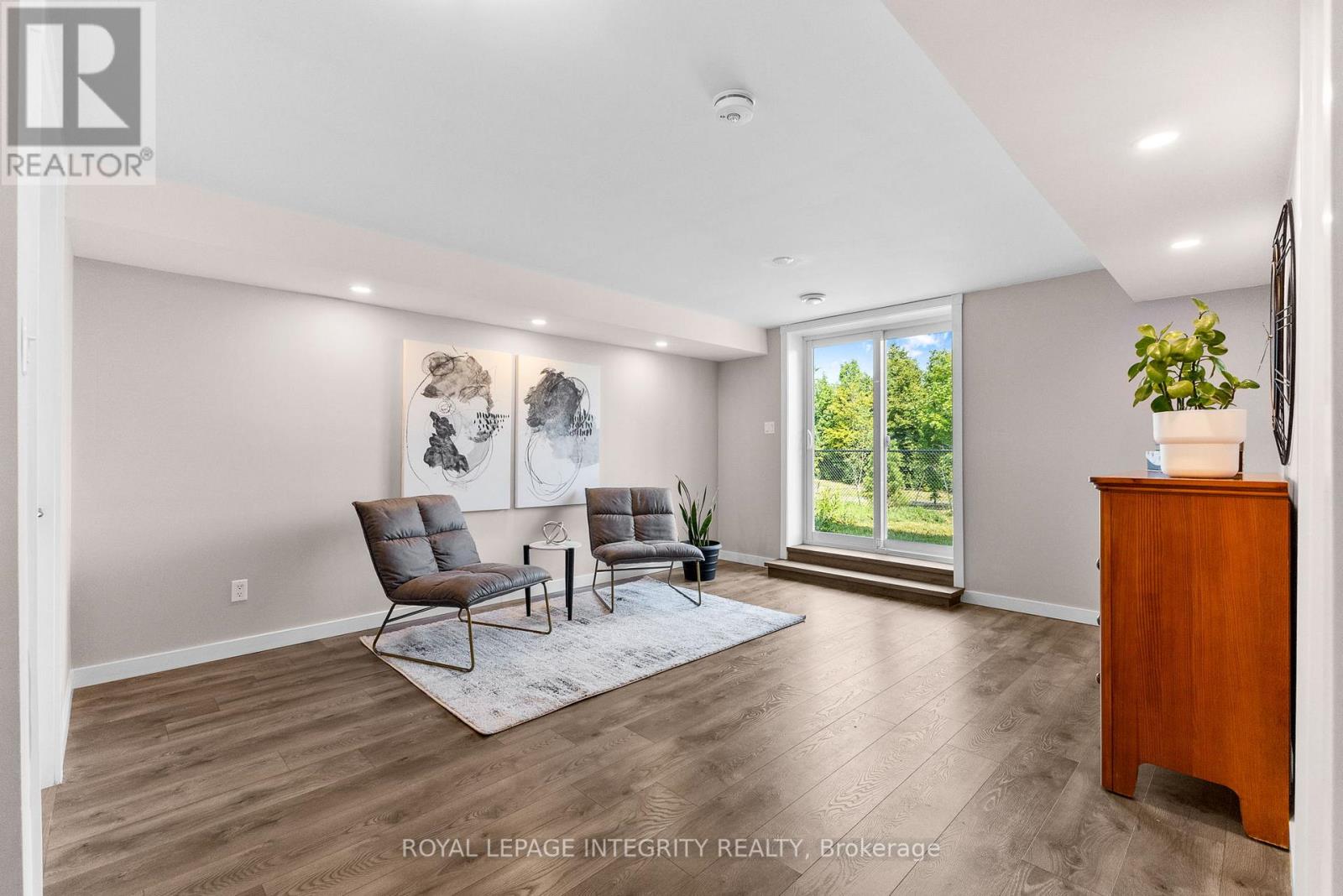 Photo 13 of 29 Morgan Clouthier Way, Arnprior ON