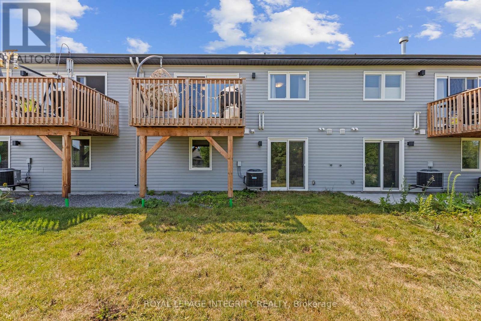 Photo 5 of 29 Morgan Clouthier Way, Arnprior ON