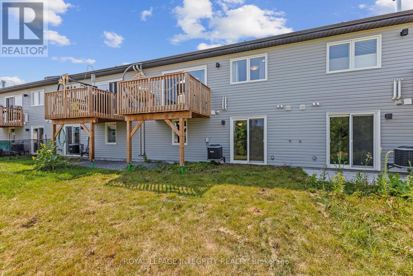 Photo 23 of 29 Morgan Clouthier Way, Arnprior ON