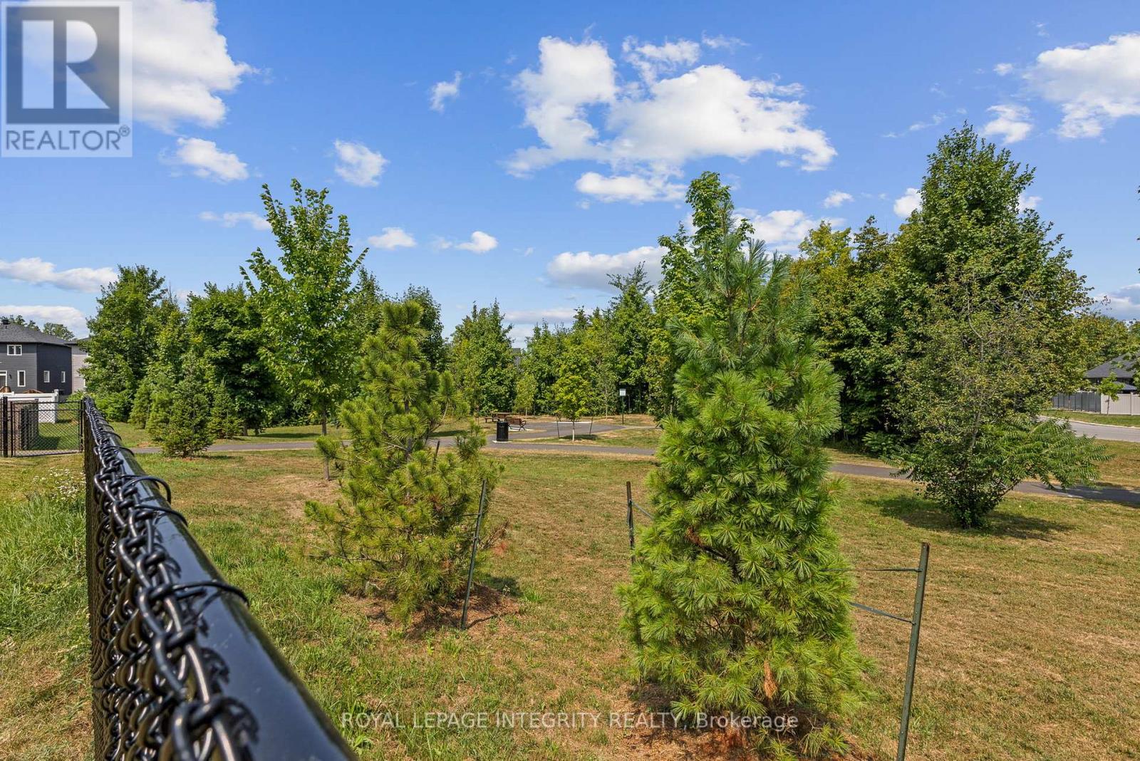Photo 35 of 29 Morgan Clouthier Way, Arnprior ON