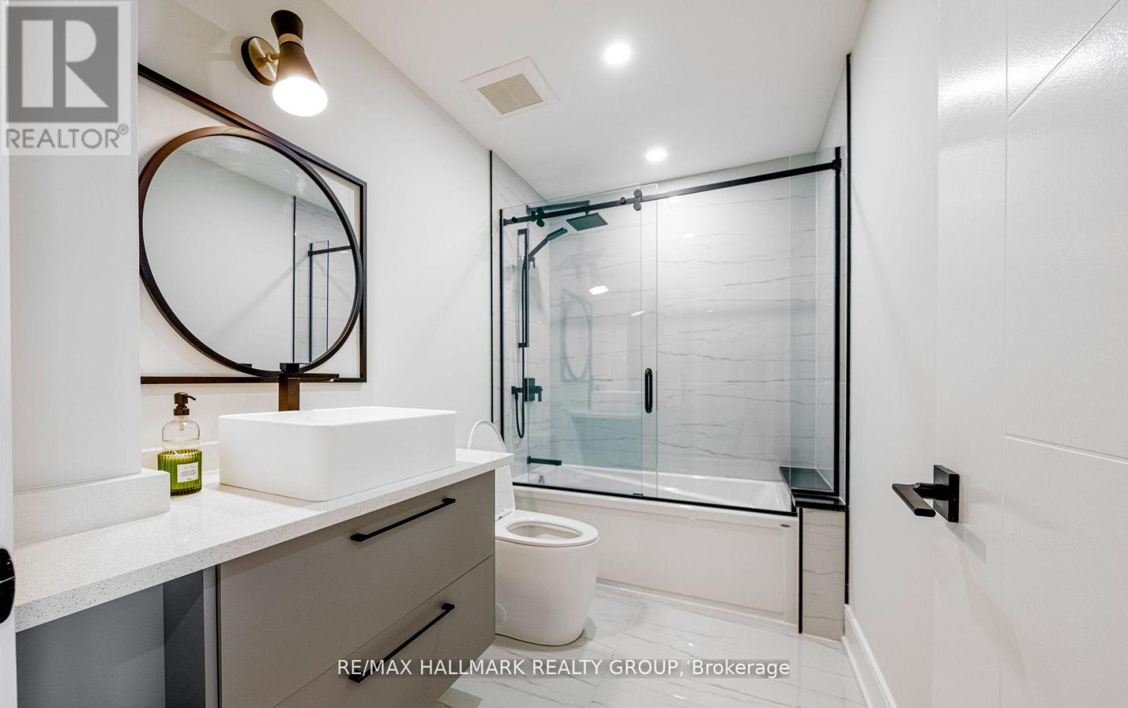 Photo 24 of 185 A Carleton Avenue, Ottawa ON