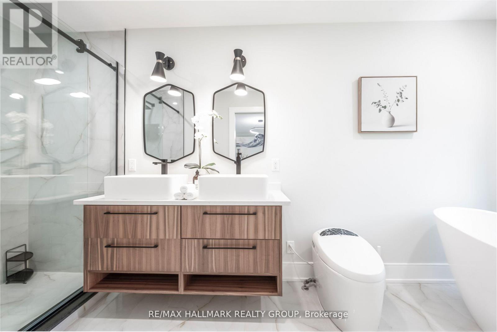 Photo 32 of 185 A Carleton Avenue, Ottawa ON