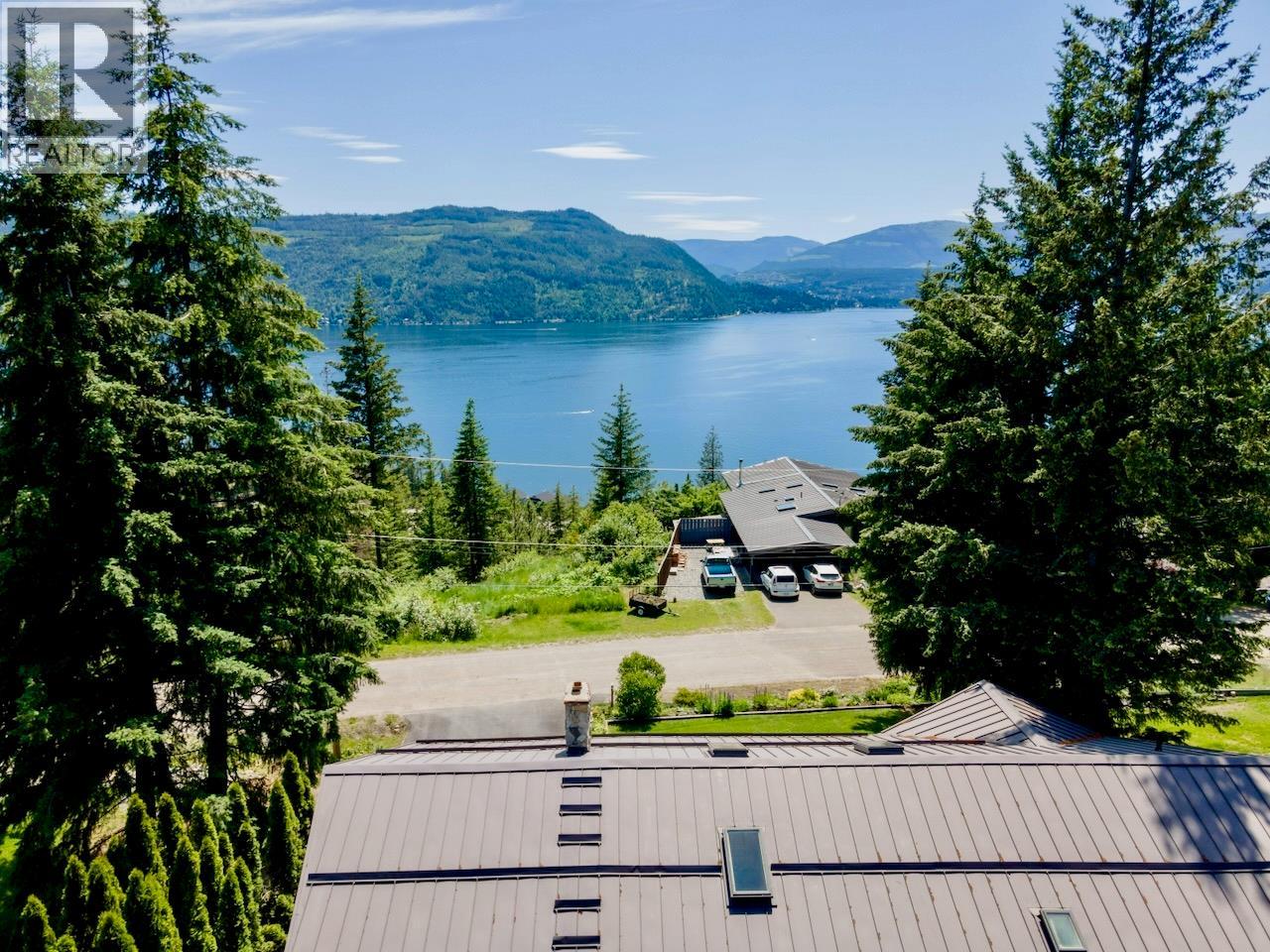  5302 Meadow Creek Crescent, Celista