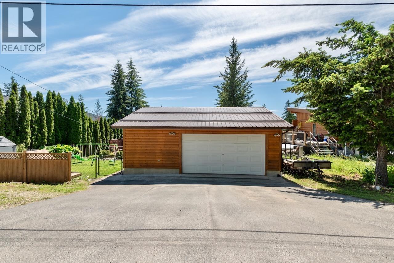  5302 Meadow Creek Crescent, Celista