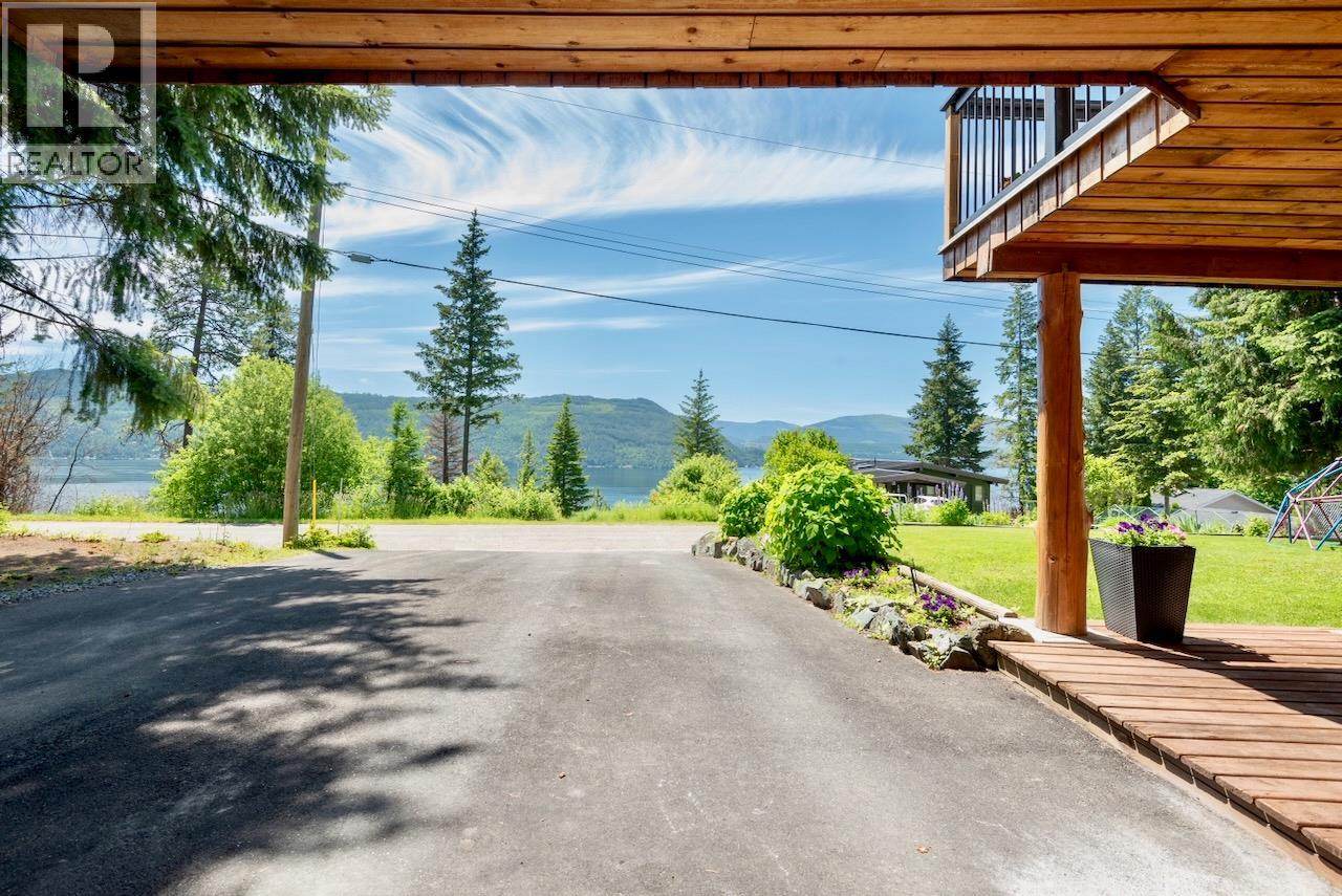  5302 Meadow Creek Crescent, Celista