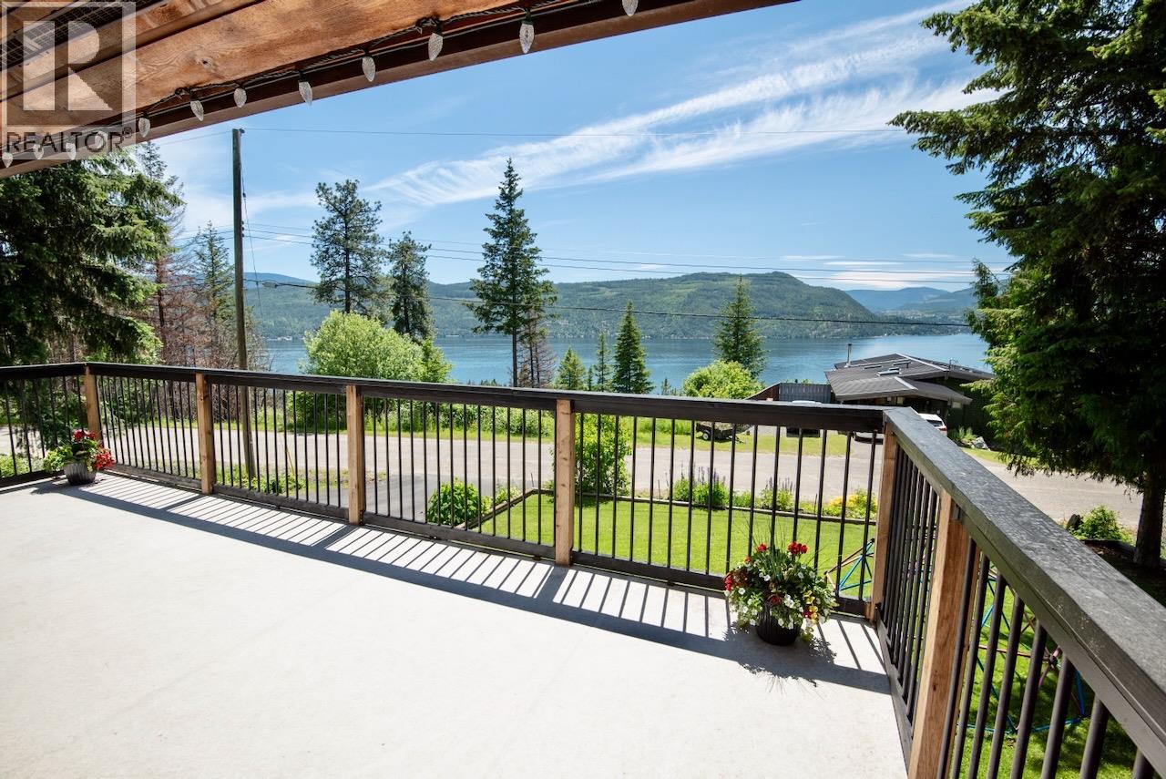  5302 Meadow Creek Crescent, Celista