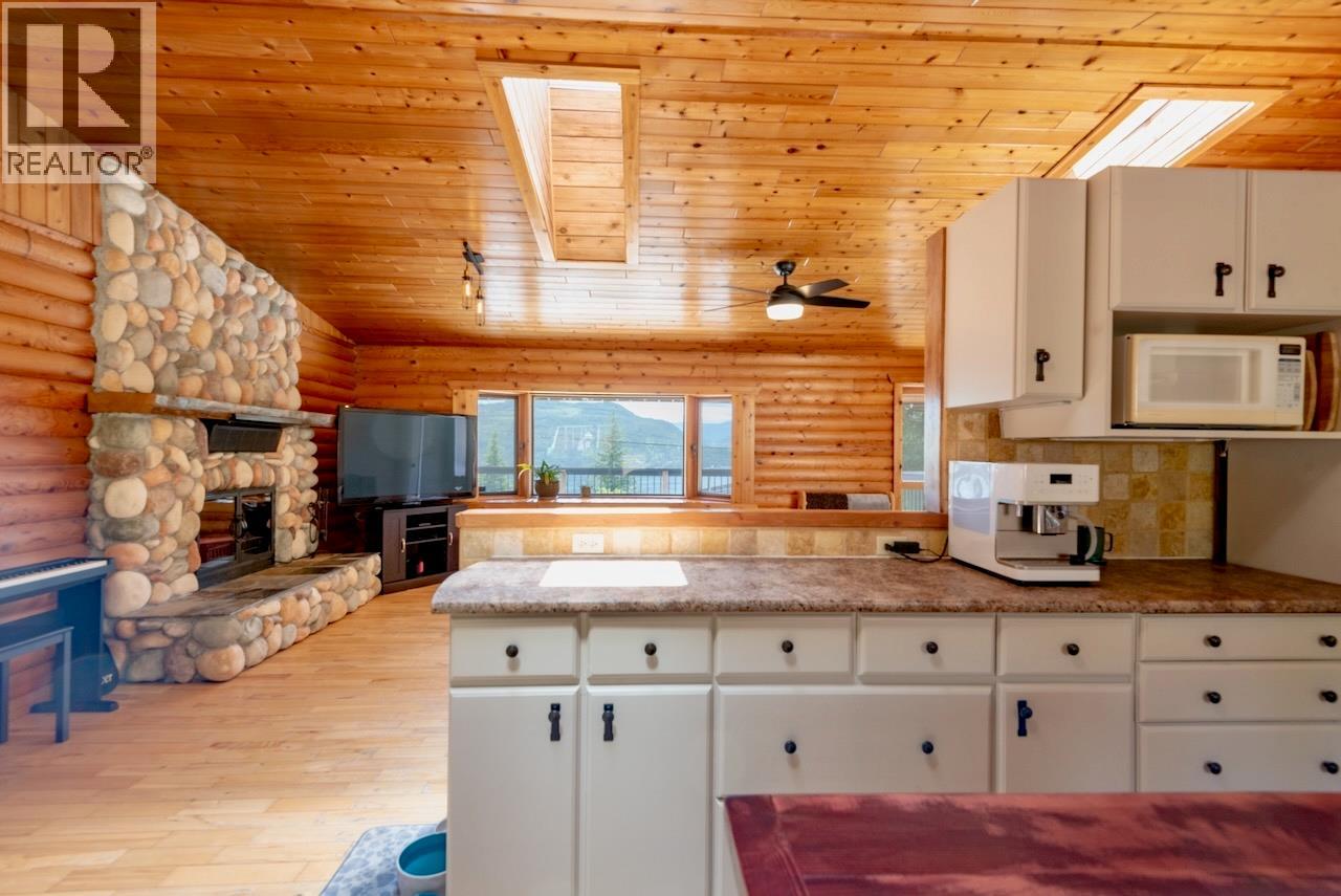  5302 Meadow Creek Crescent, Celista
