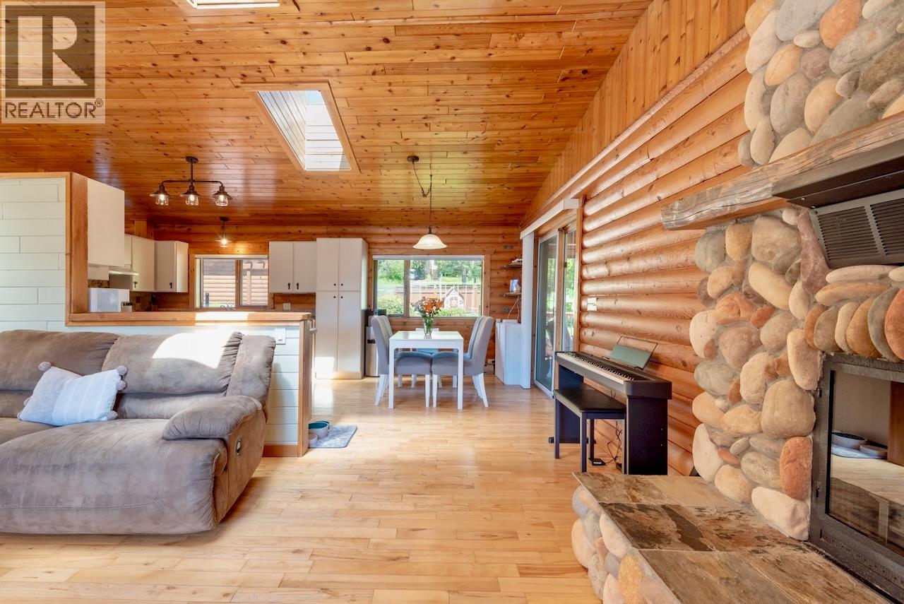  5302 Meadow Creek Crescent, Celista