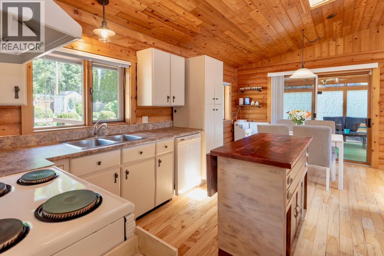  5302 Meadow Creek Crescent, Celista