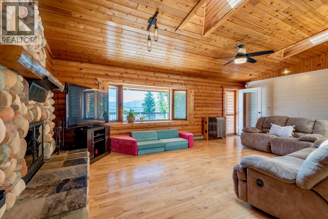  5302 Meadow Creek Crescent, Celista