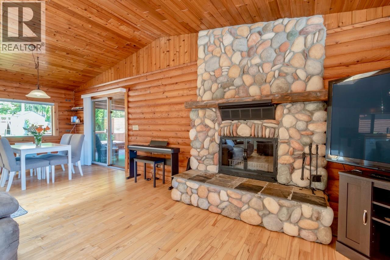  5302 Meadow Creek Crescent, Celista