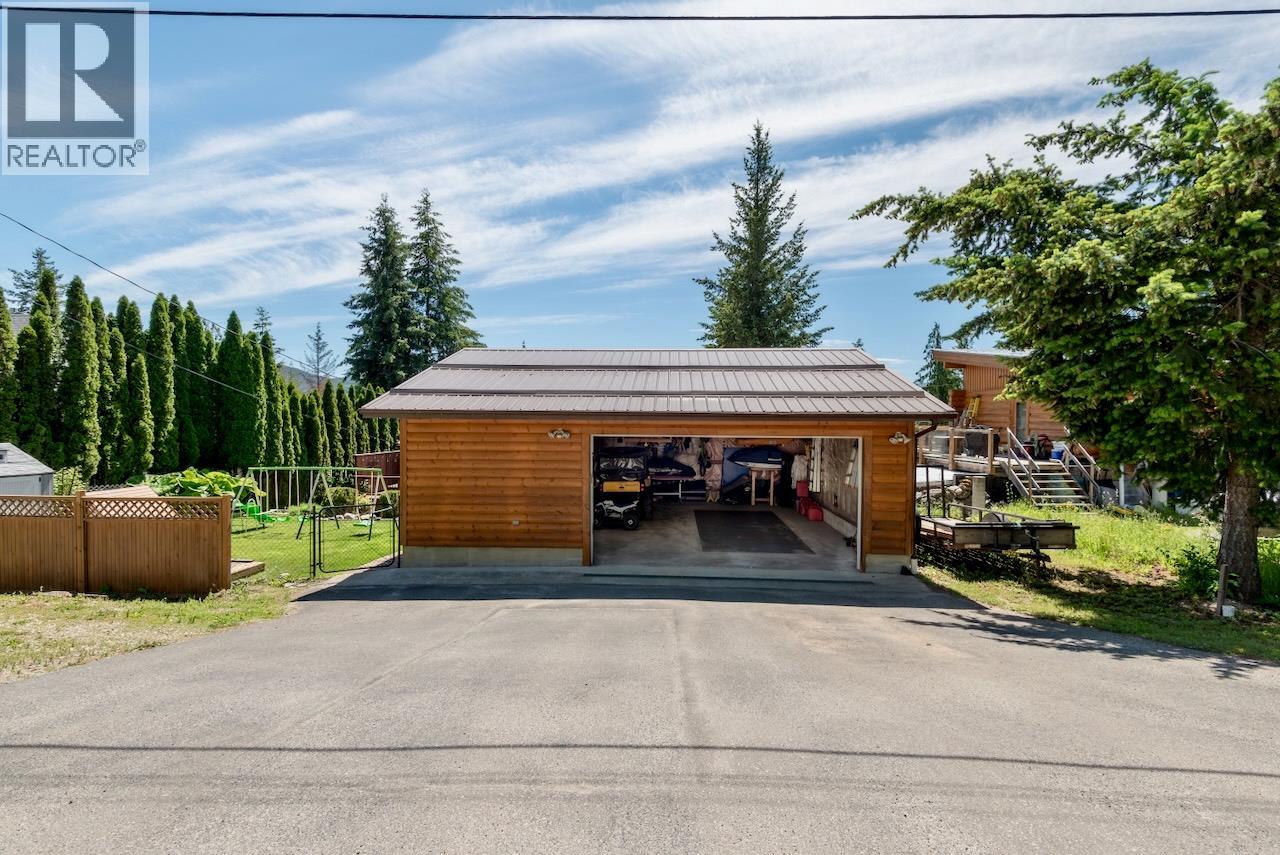  5302 Meadow Creek Crescent, Celista