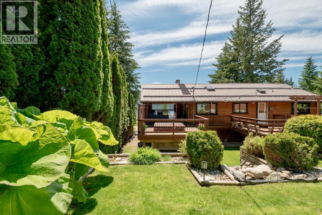  5302 Meadow Creek Crescent, Celista