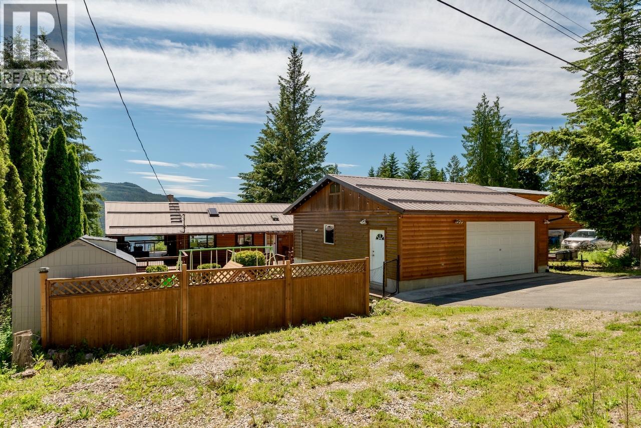  5302 Meadow Creek Crescent, Celista