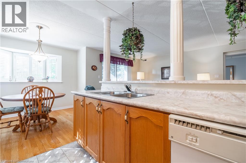 Photo 11 of 3499 Upper Middle Road Unit 102, Burlington ON