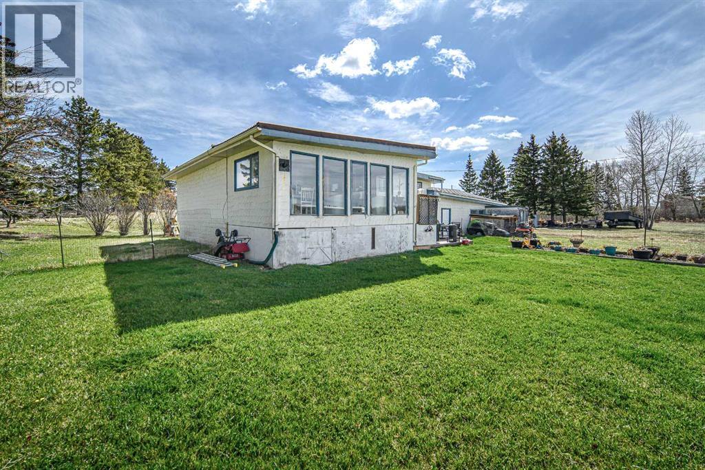 Photo 16 of 262057 Poplar Hill Drive, Rural Rocky View County AB